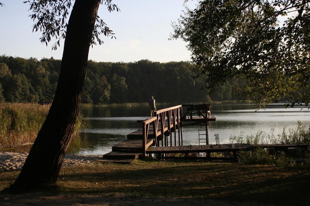 Stajnia Sarnowek Nad Jeziorem Rozany Rozajny Wielkie 외부 사진